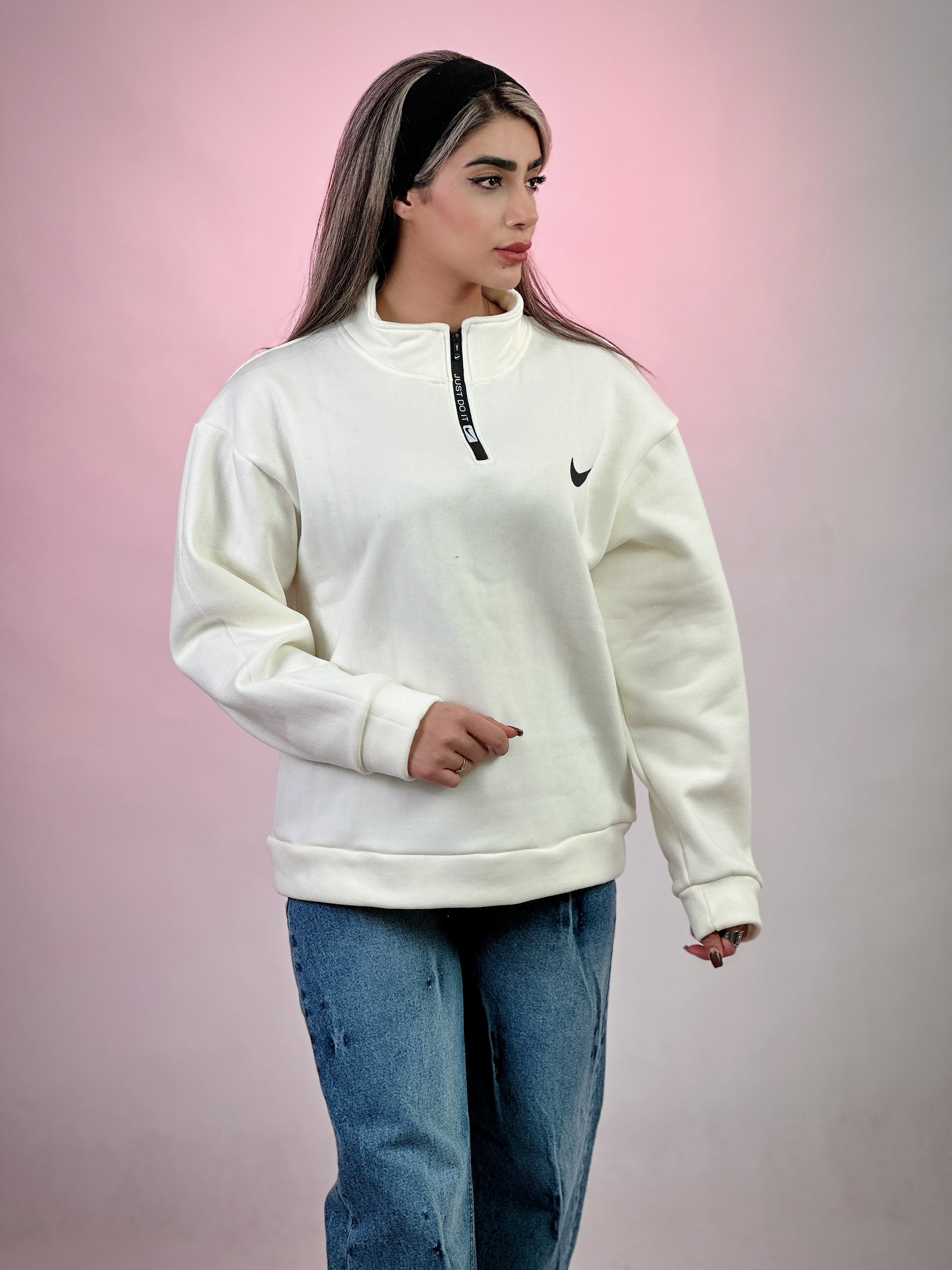 دورس نایک یونیسکس